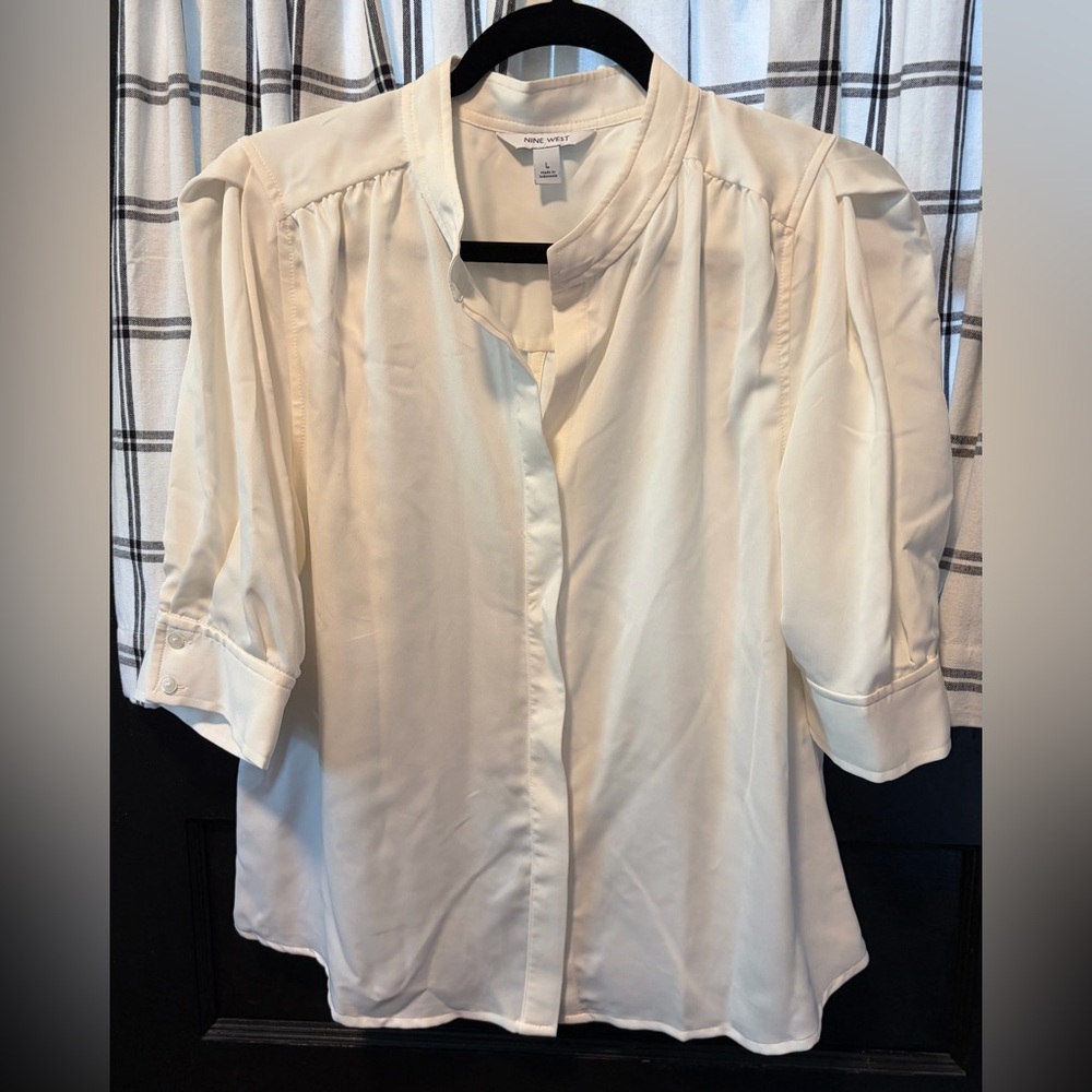 Nine West Cream Button-Up Blouse with capped elbow length sleeves with wide band